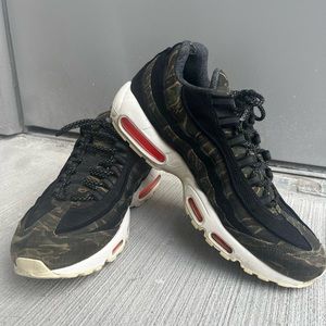 Carhartt WIP NIKE AIR MAX 95